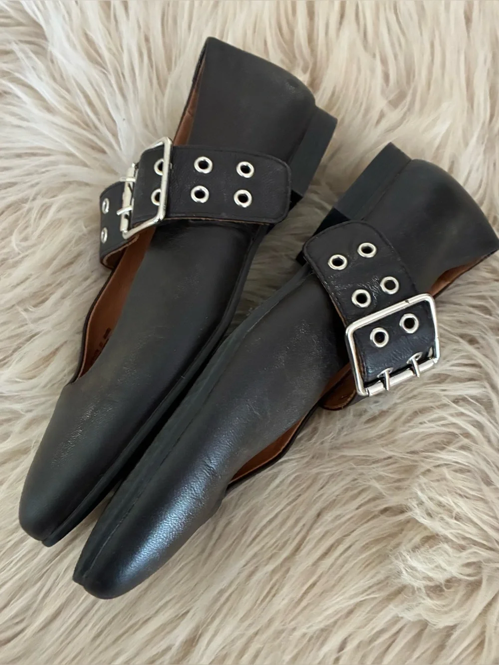 Miz Mooz Zephyr Flats Sz 37, 7 US